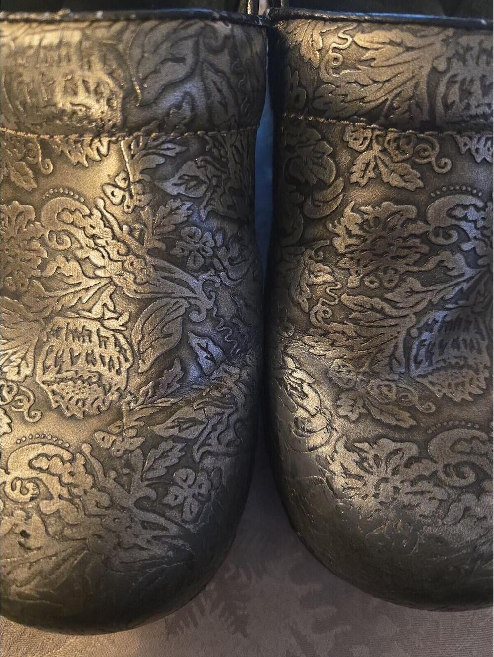 Dansko Professional Clogs Silver Metallic Floral Embossed EU 40 - Picture 3 of 6